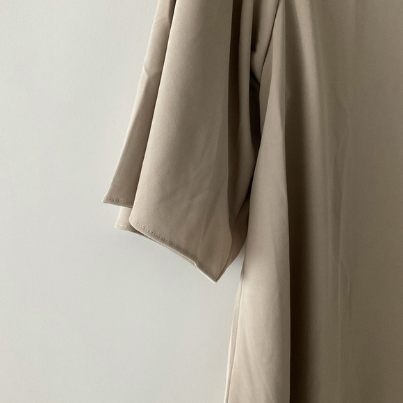 Uniqlo beige blouse - Picture 2 of 5
